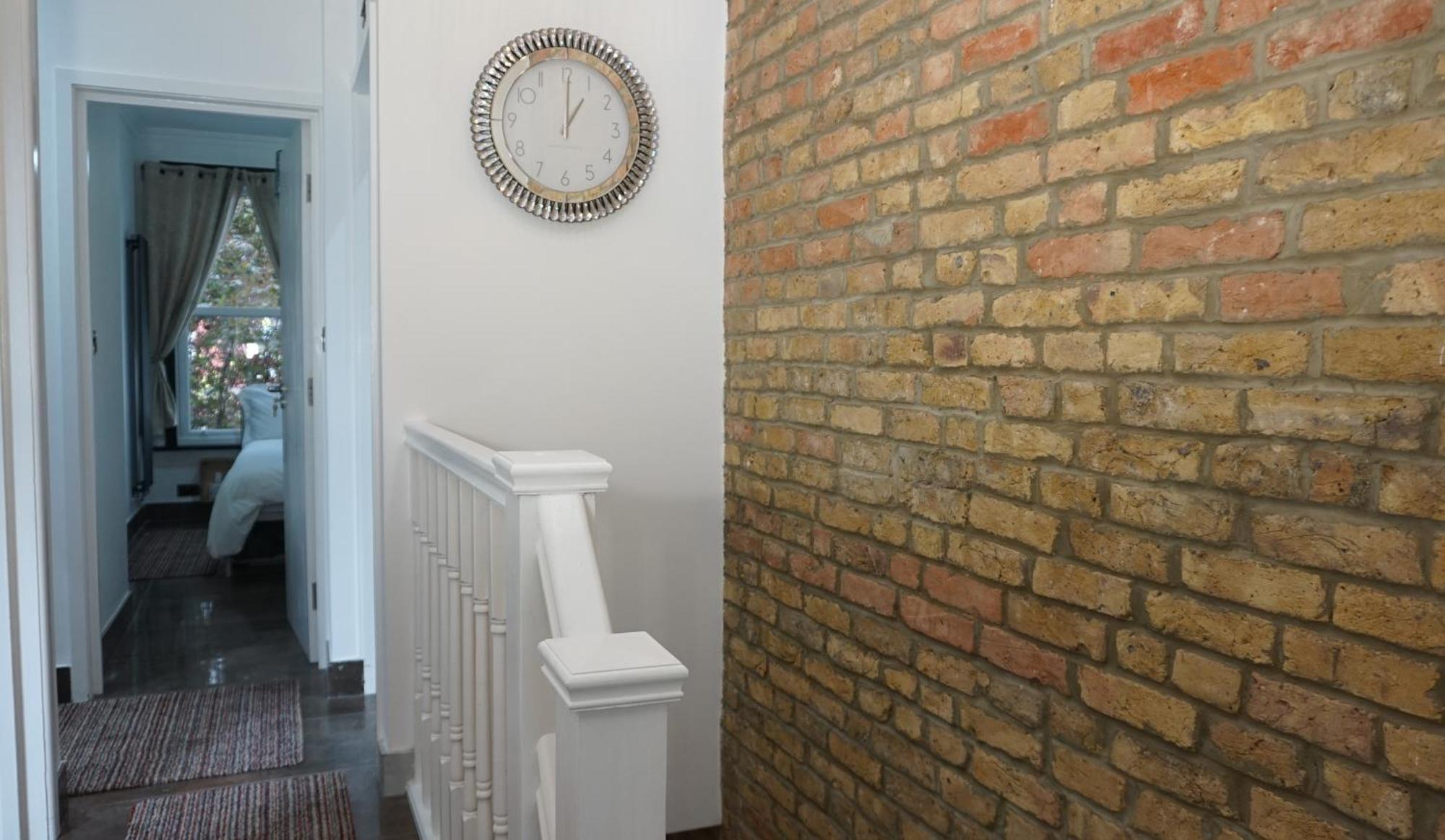 Beautiful London Home Sleeps 6, 2 Minutes To Metro 外观 照片