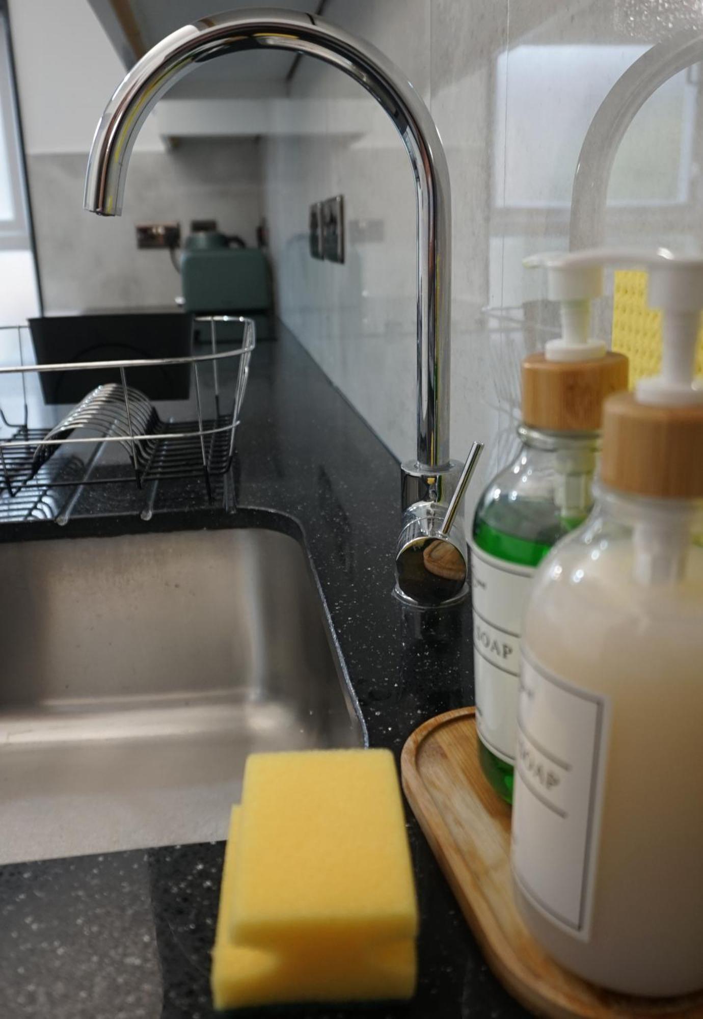 Beautiful London Home Sleeps 6, 2 Minutes To Metro 外观 照片