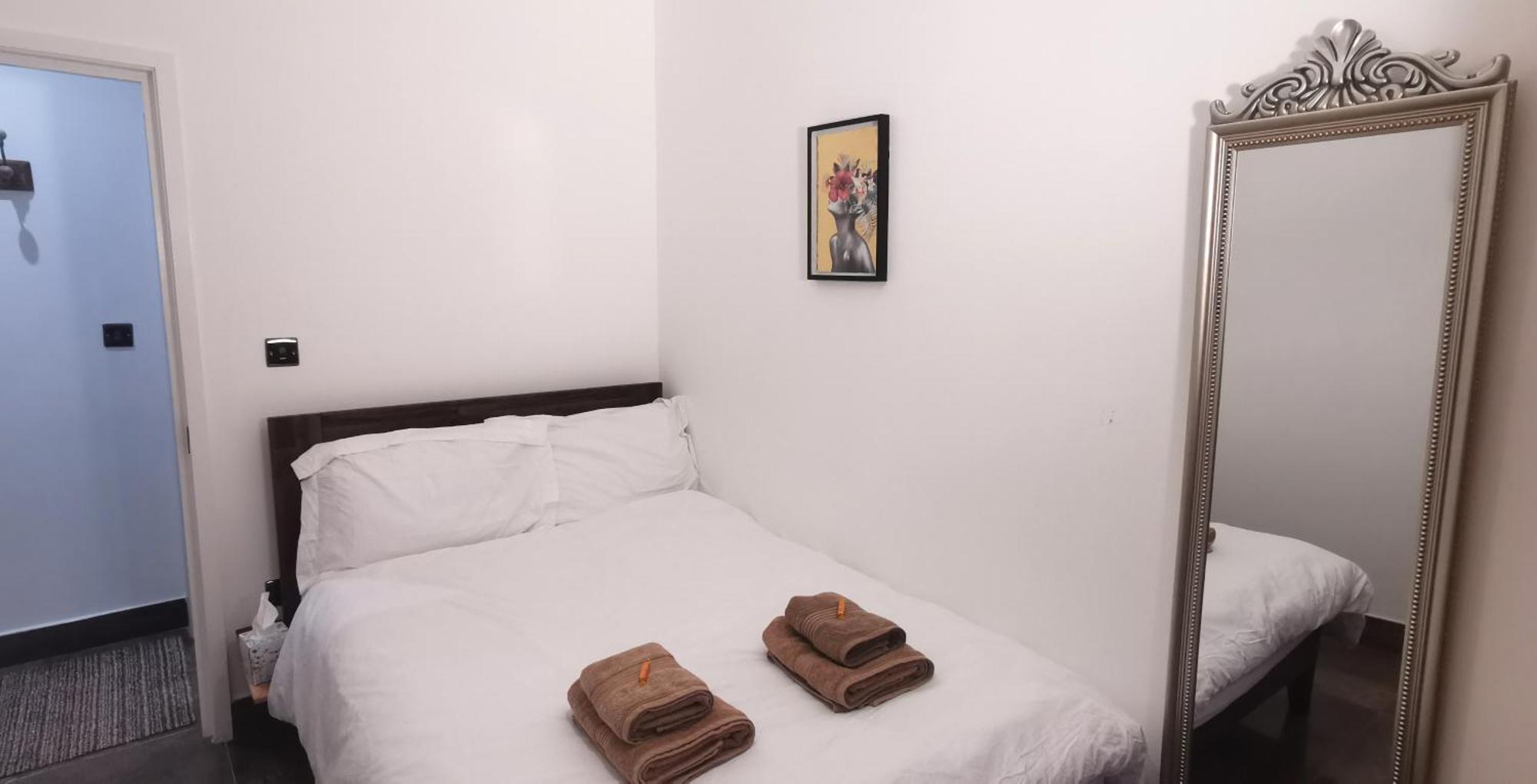 Beautiful London Home Sleeps 6, 2 Minutes To Metro 外观 照片
