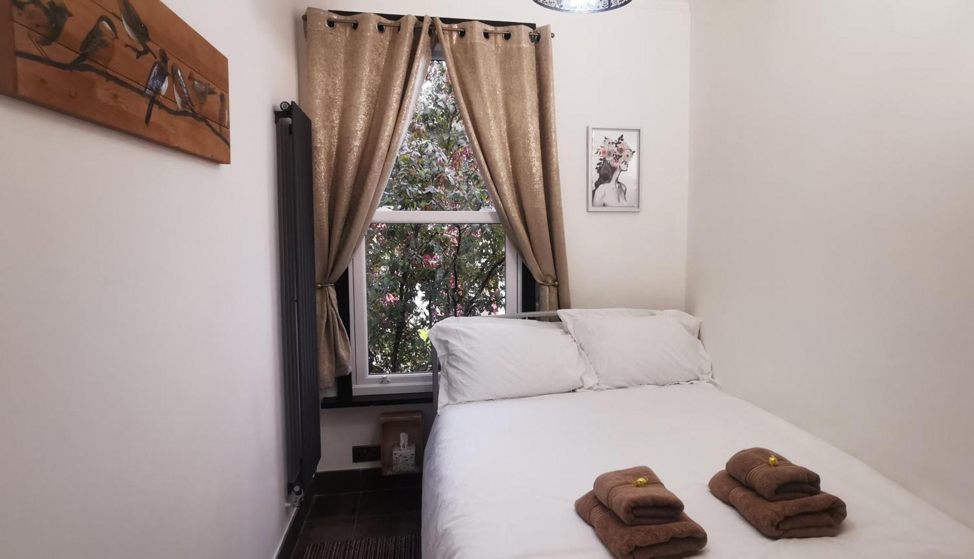 Beautiful London Home Sleeps 6, 2 Minutes To Metro 外观 照片